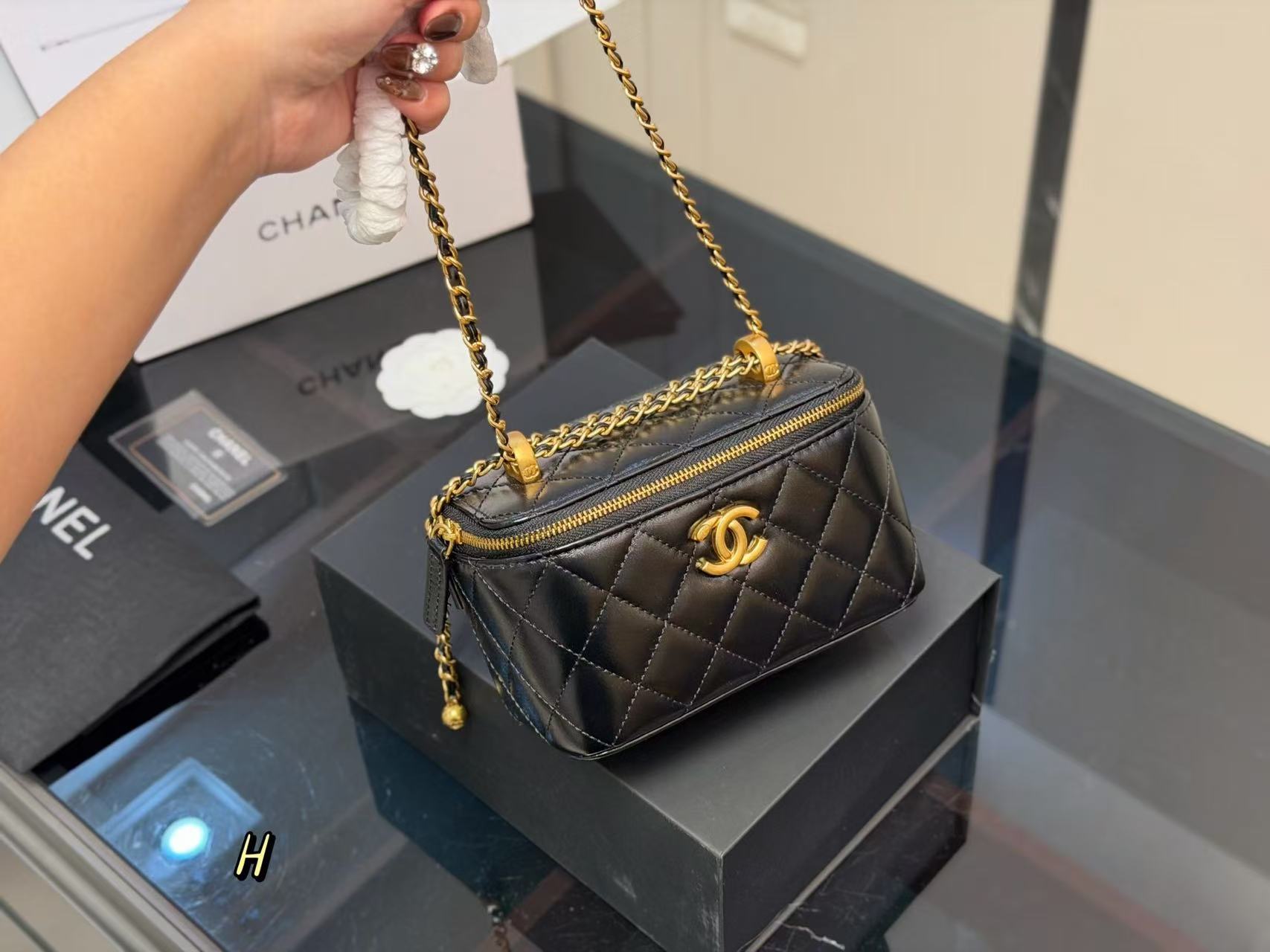CHANEL(化妆小盒子)
