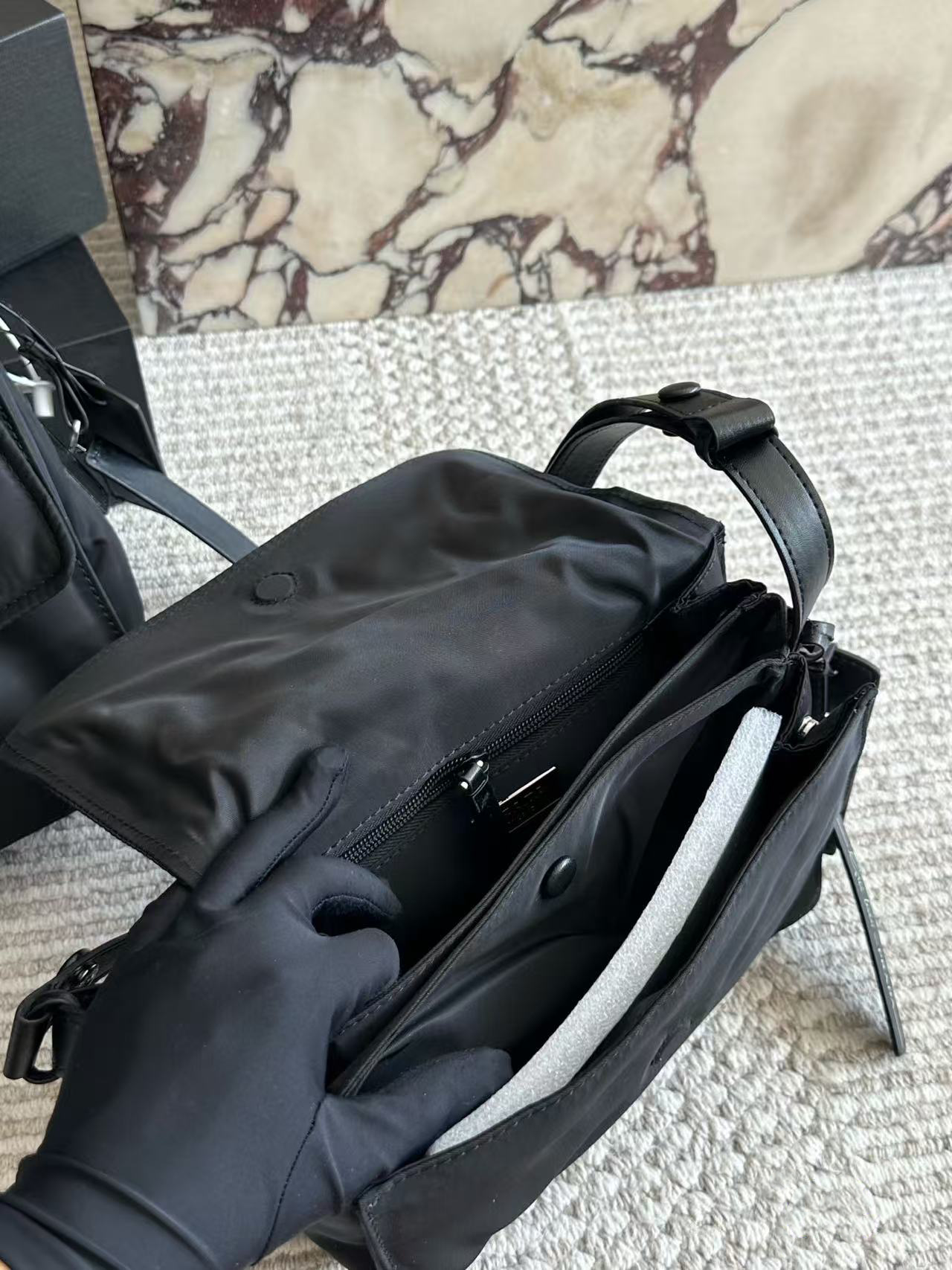 PRADA(x Cini Boeri 限量联名款)