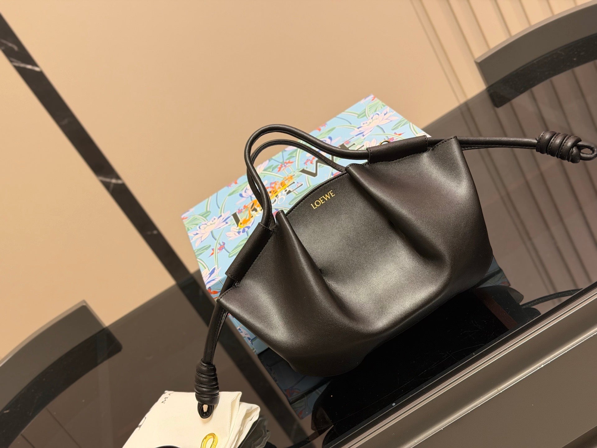 Loewe罗意威新款Paseo饺子包