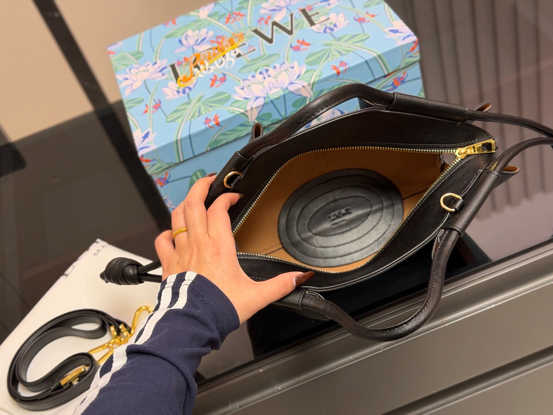 Loewe罗意威新款Paseo饺子包