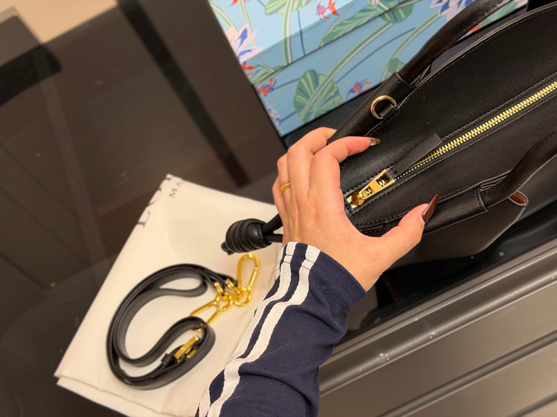 Loewe罗意威新款Paseo饺子包