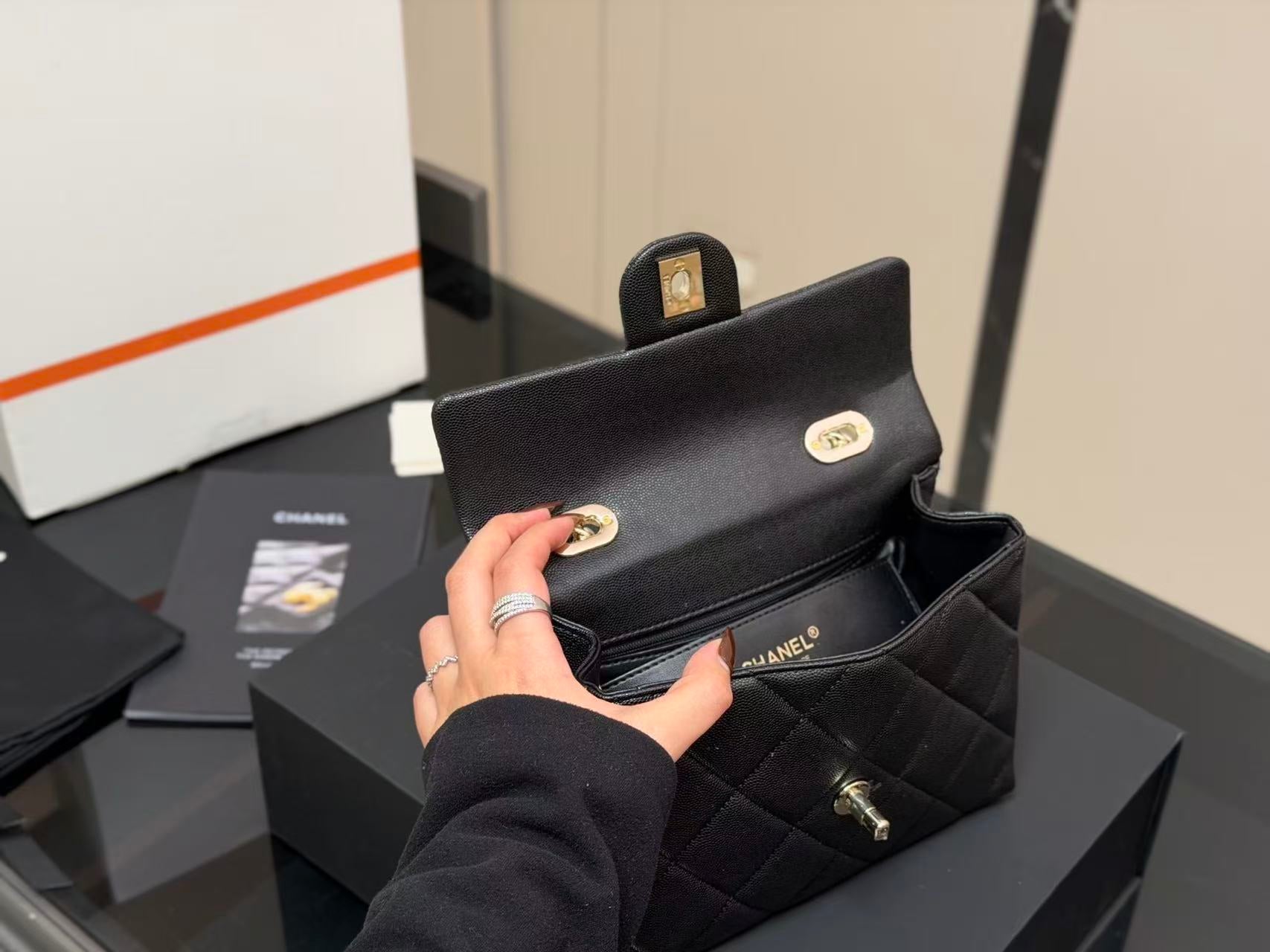 CHANEL(复古手袋)_