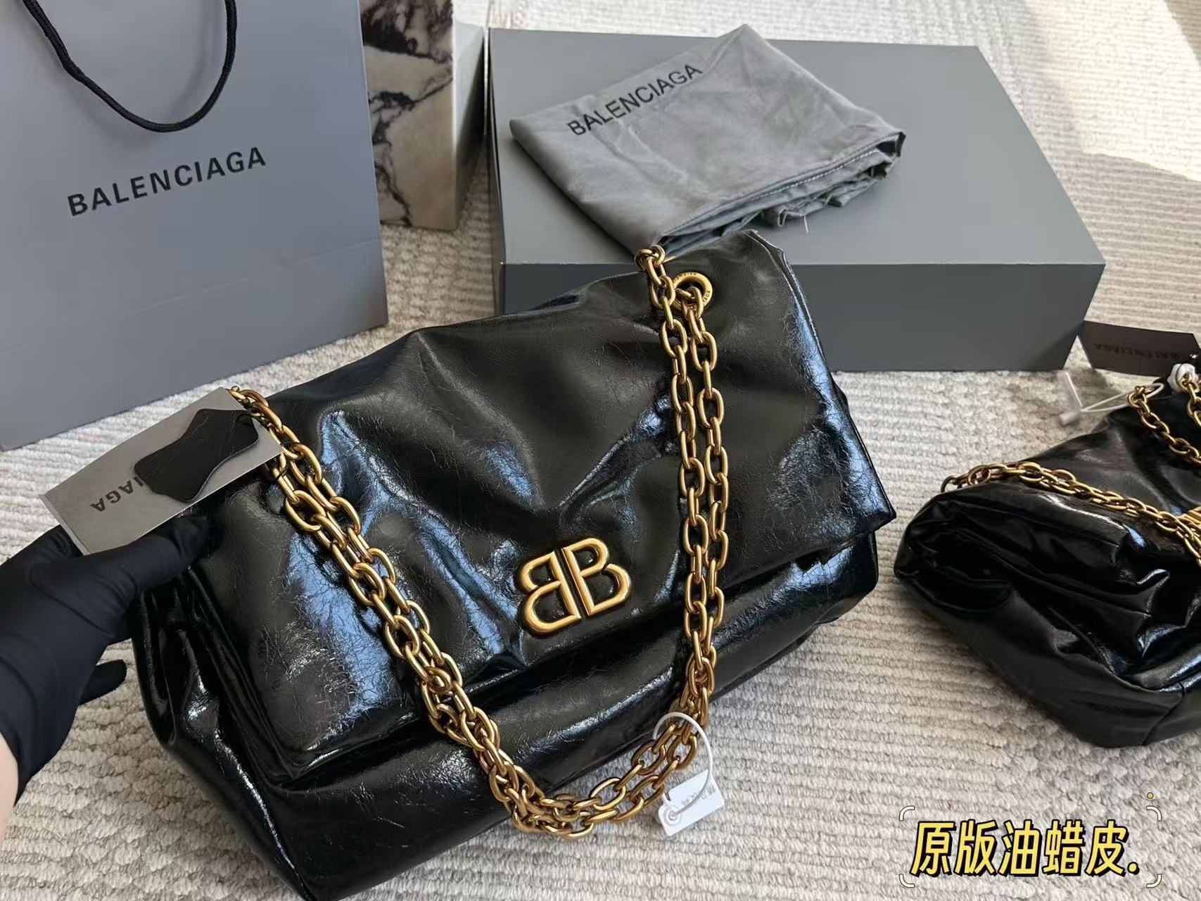 BALENCIAGA(𝑴𝒐𝒏𝒂𝒄𝒐绗缝系列)