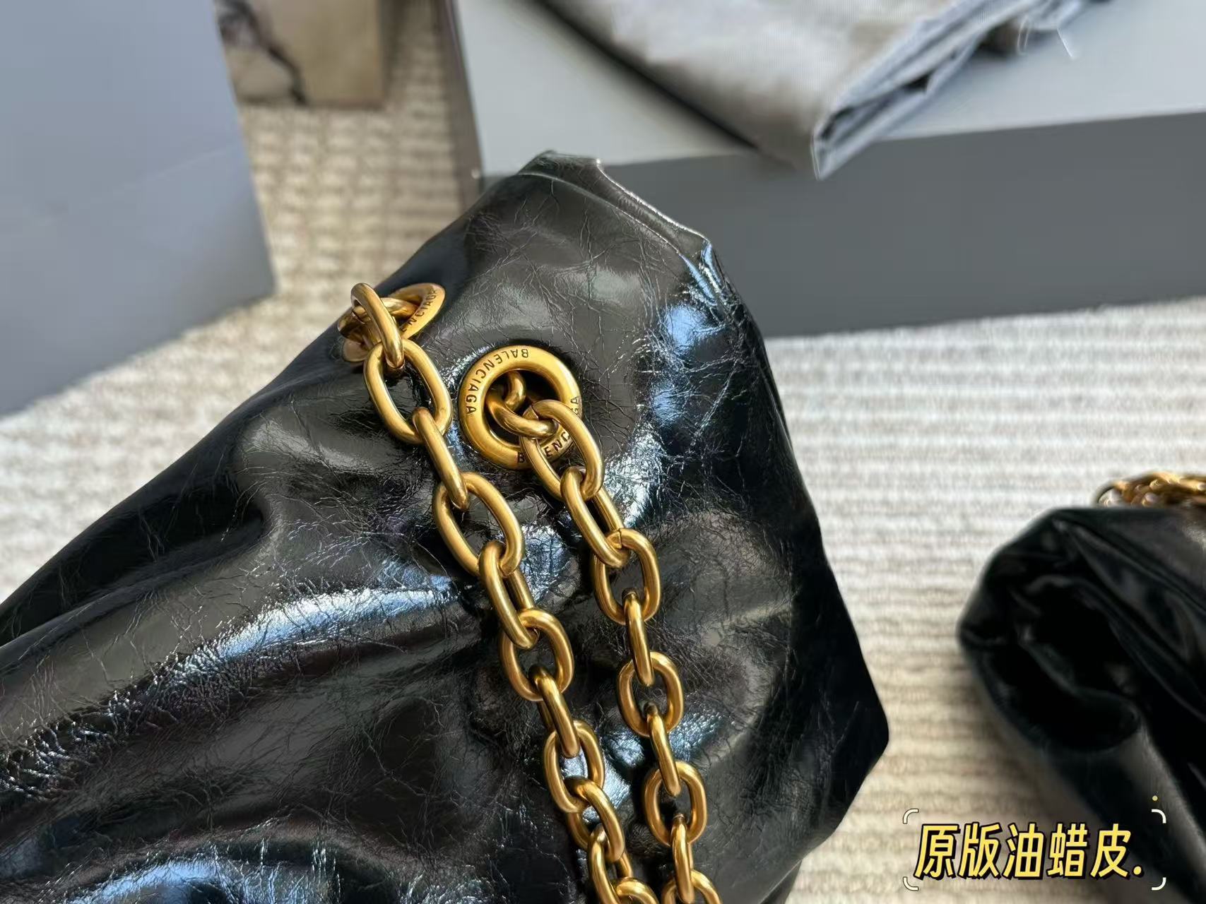 BALENCIAGA(𝑴𝒐𝒏𝒂𝒄𝒐绗缝系列)