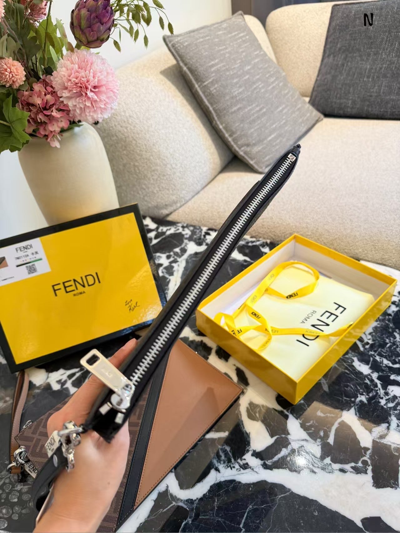 FENDI(手拿包)
