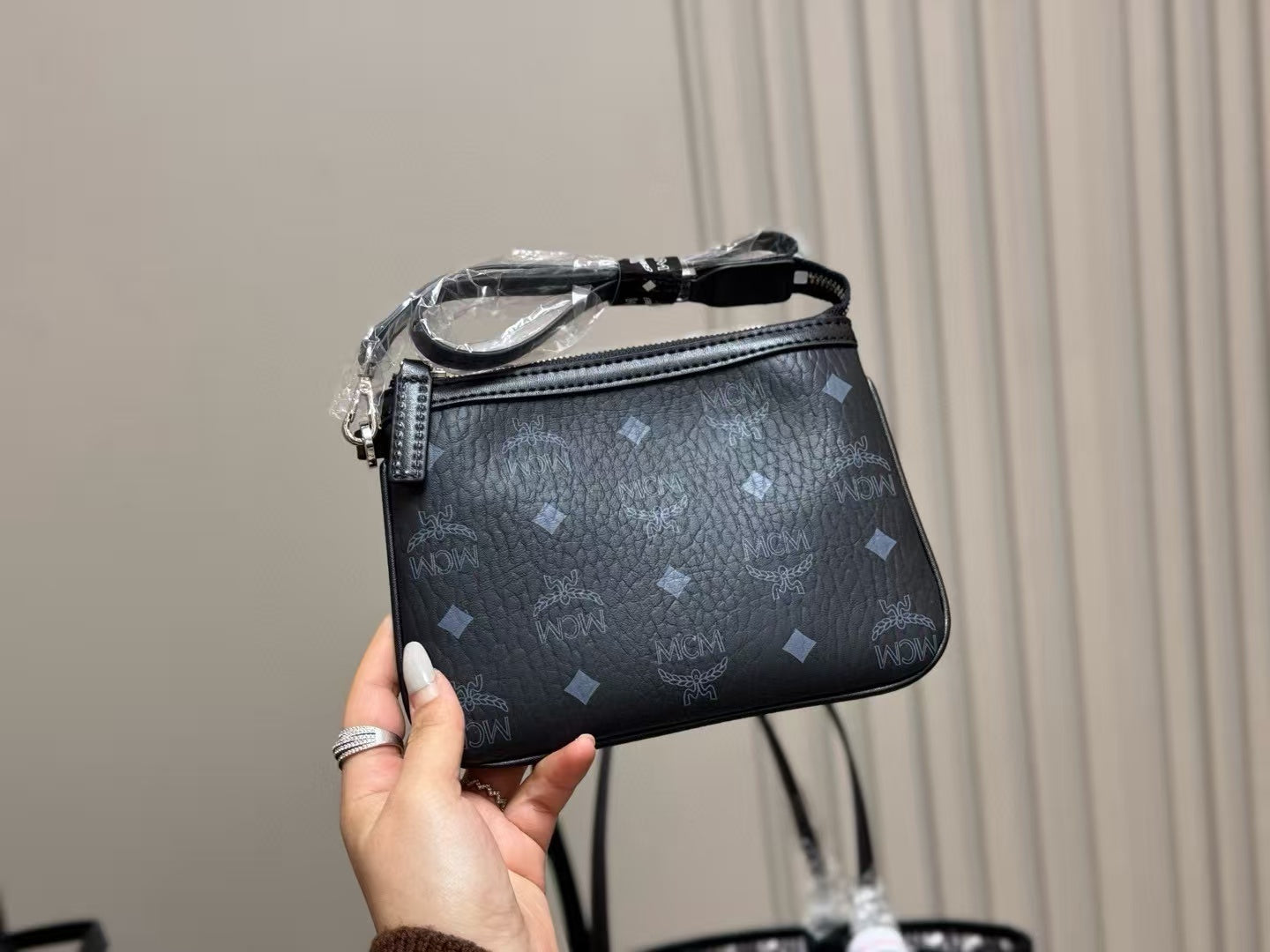 MCM(字母包购物袋)