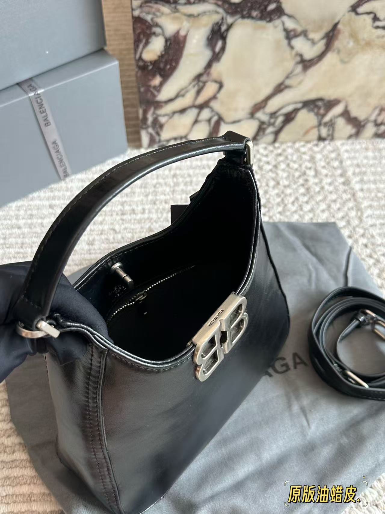 BALENCIAGA( hobo菜篮子)