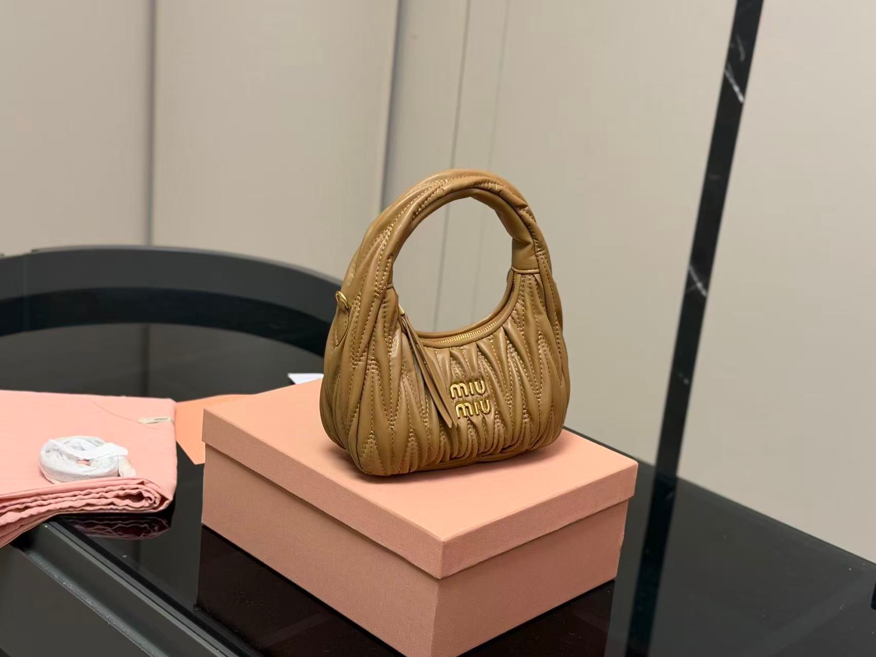 MIU MIU(wander包包 )