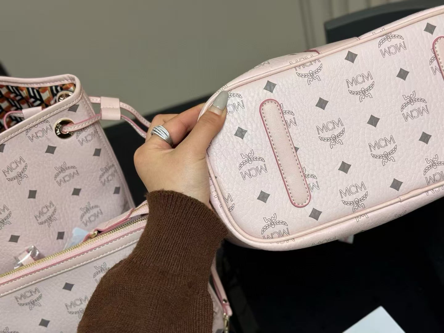 MCM(字母包购物袋)