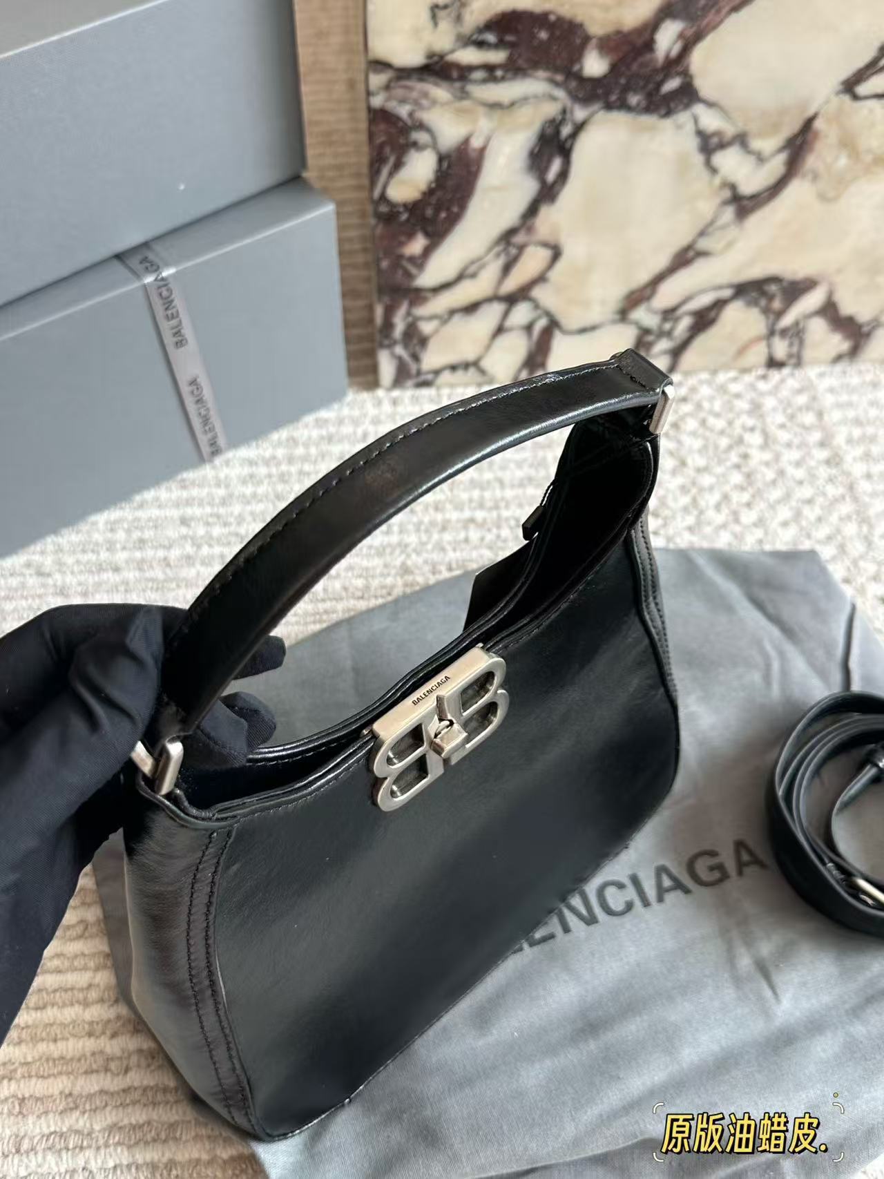 BALENCIAGA( hobo菜篮子)