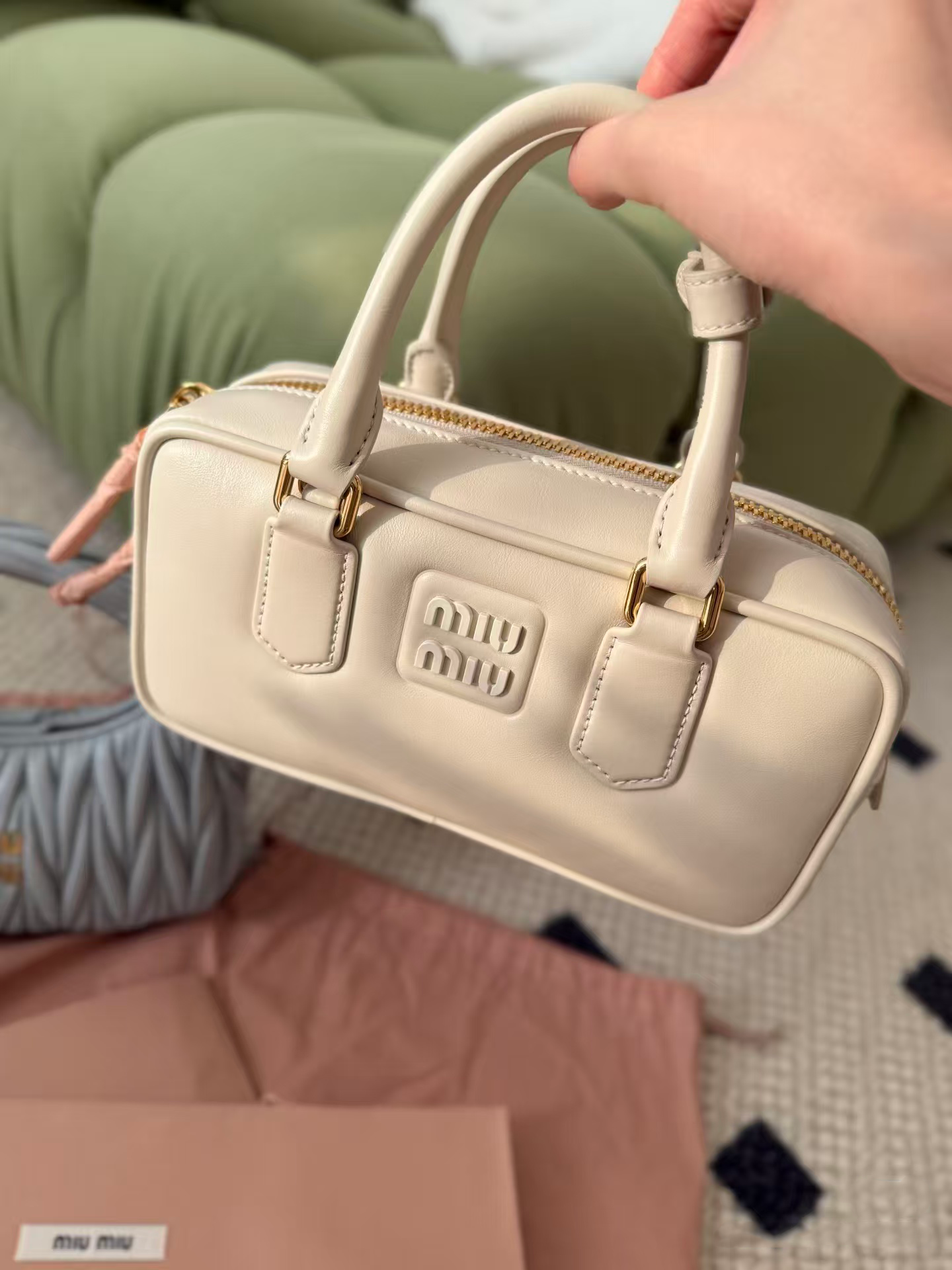 MIU MIU(保龄球包)