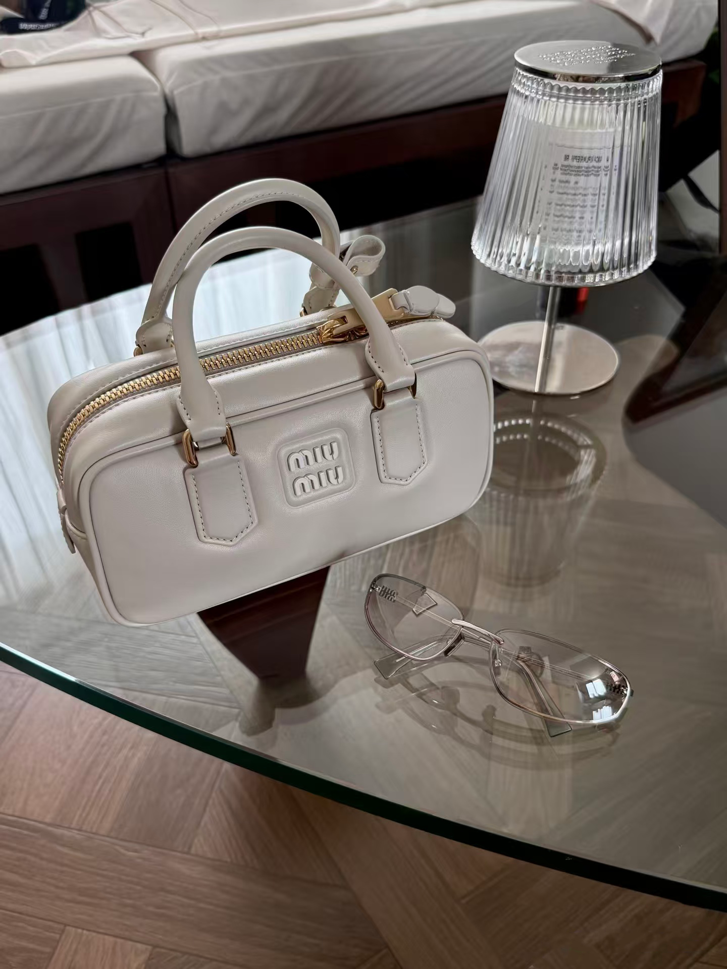 MIU MIU(保龄球包)