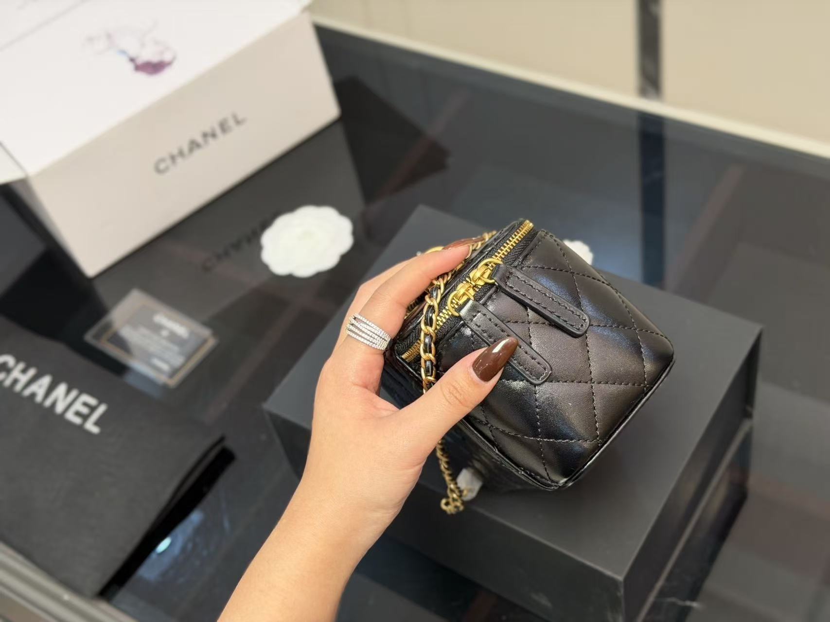 CHANEL(化妆小盒子)