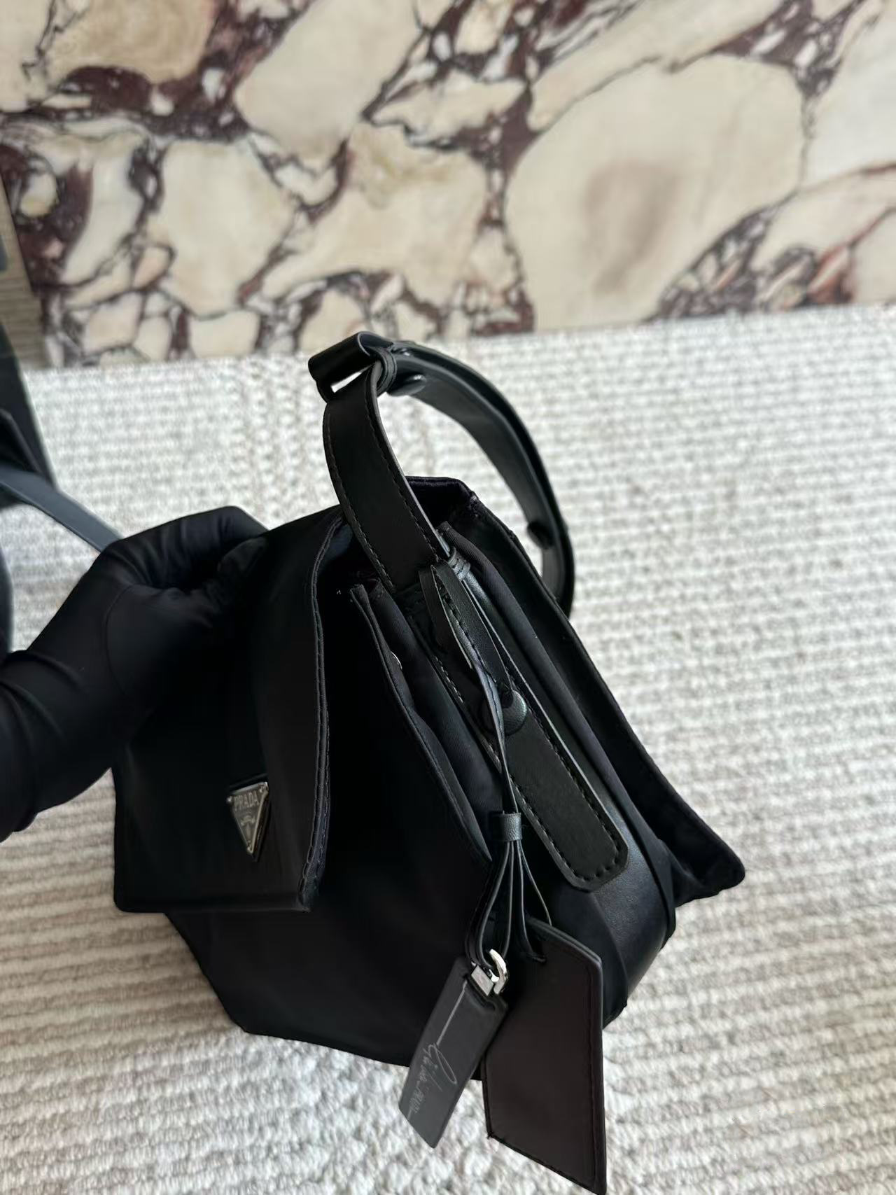 PRADA(x Cini Boeri 限量联名款)