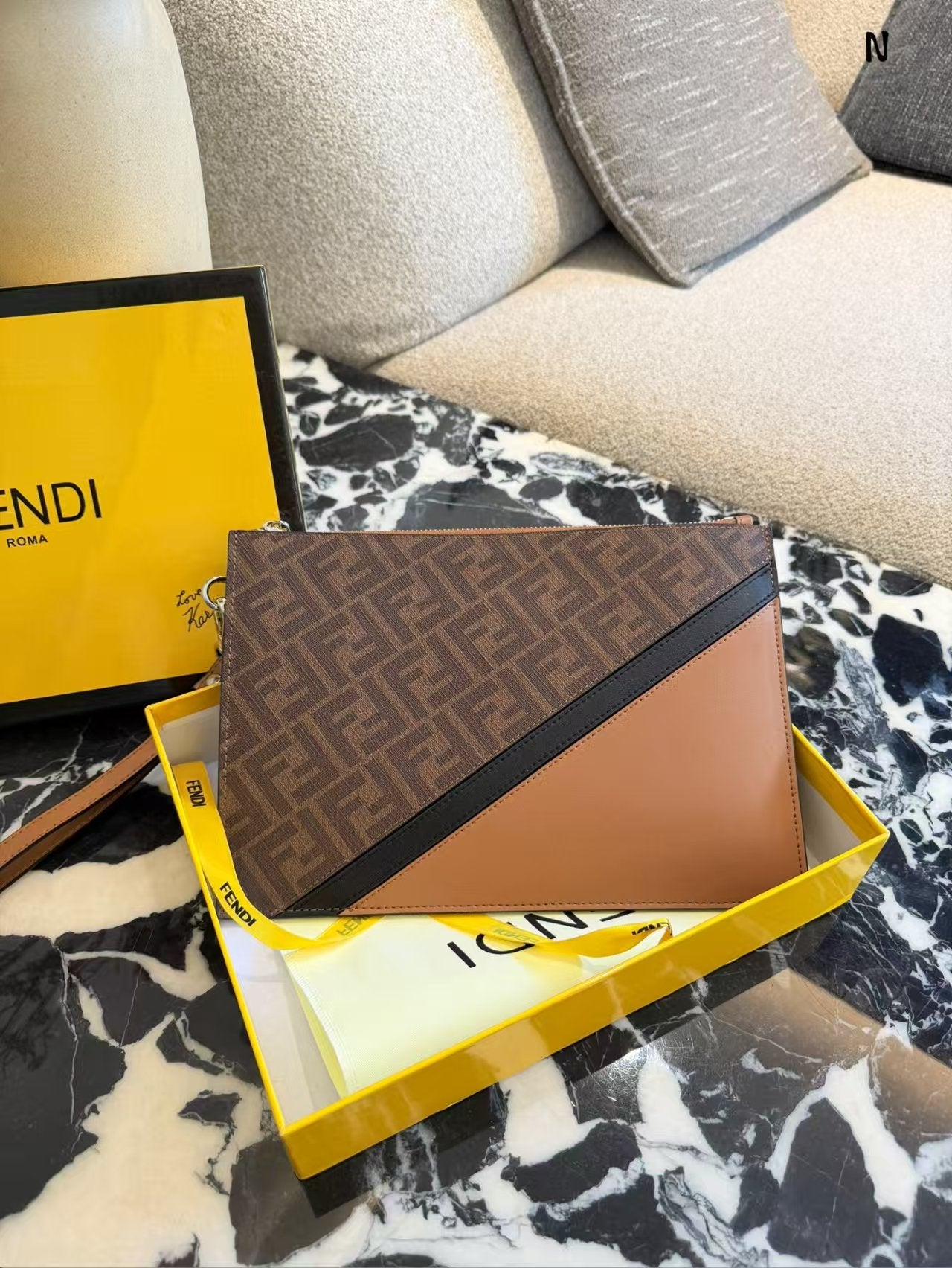 FENDI(手拿包)