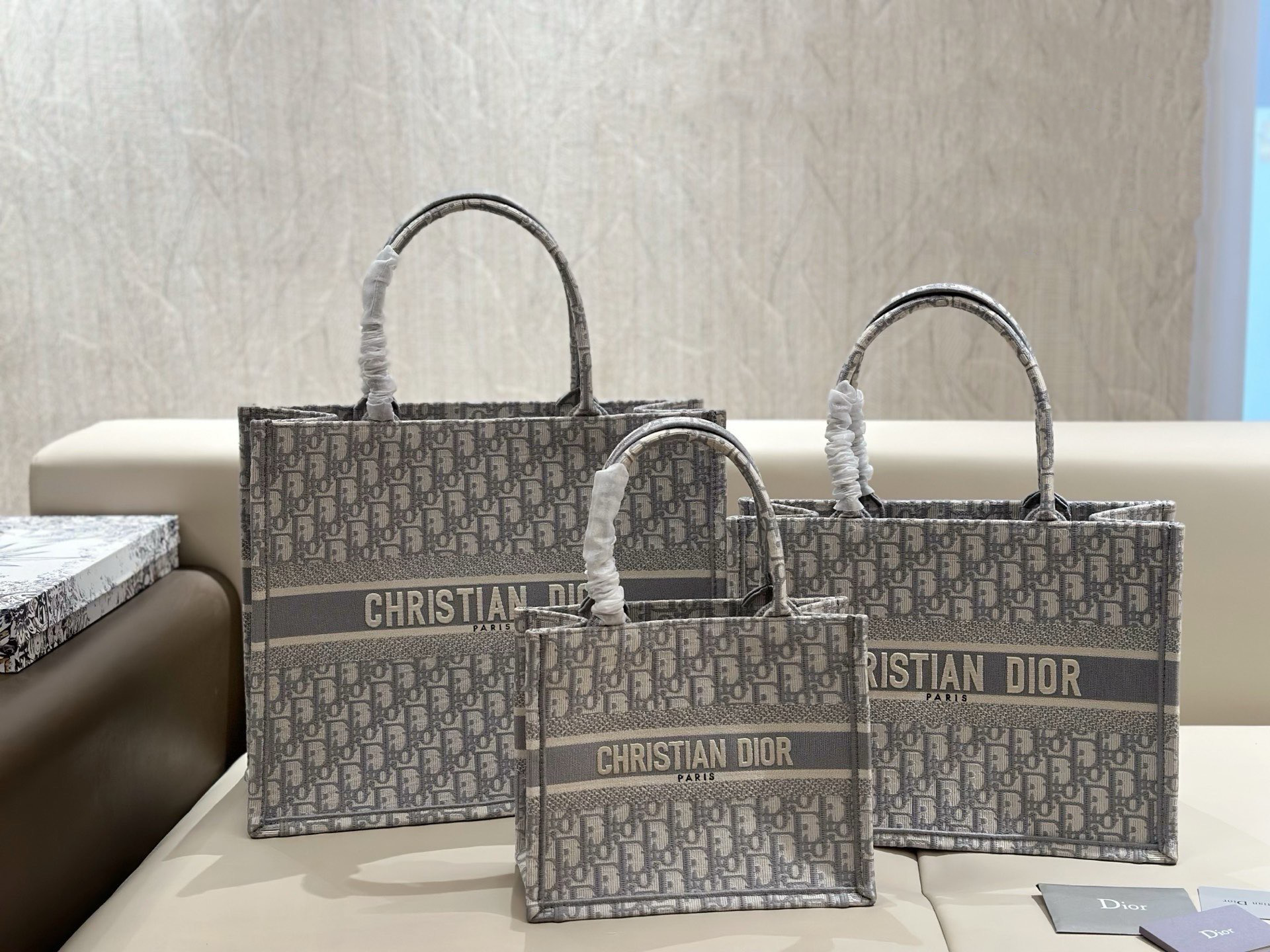 Dior（Book tote ）