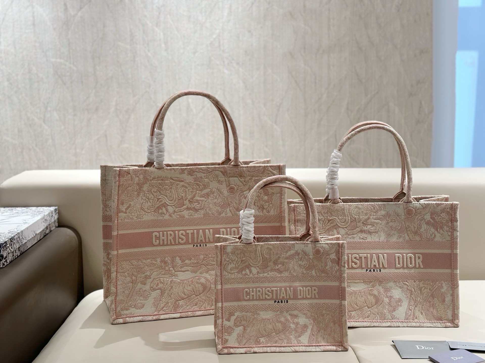 Dior（Book tote ）